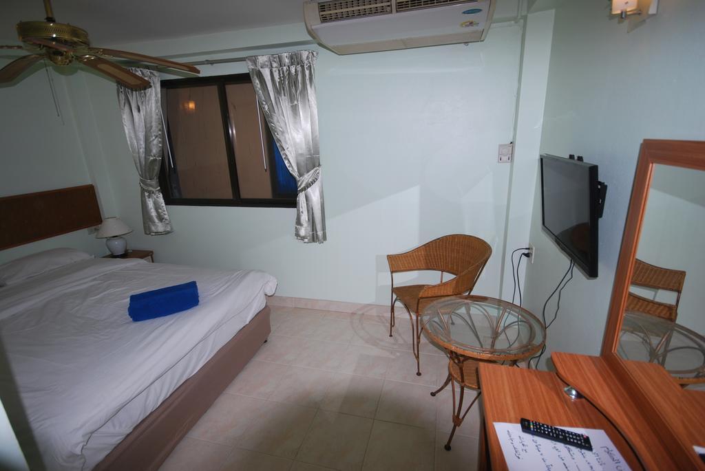 Kingfisher House & Bar Pattaya Luaran gambar